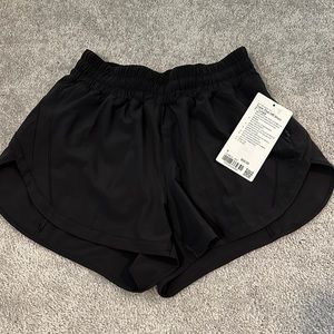 NWT Lululemon Track That High Rise 3” - Black Size 6